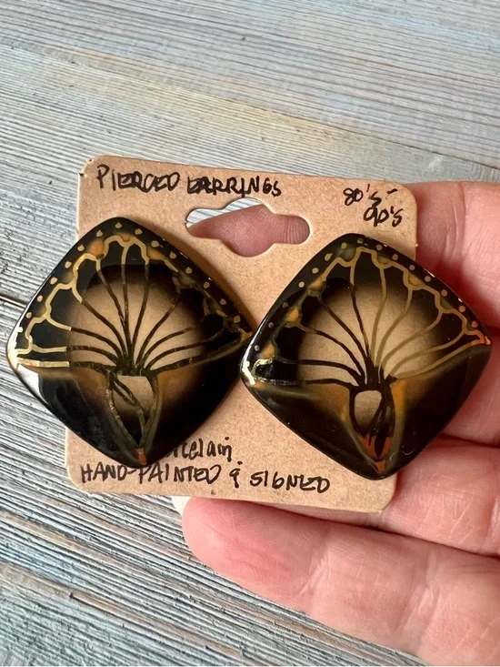 Vintage Hand Painted Porcelain Earrings 80s 90s Signed Stud Gold Overlay - Picture 6 of 6